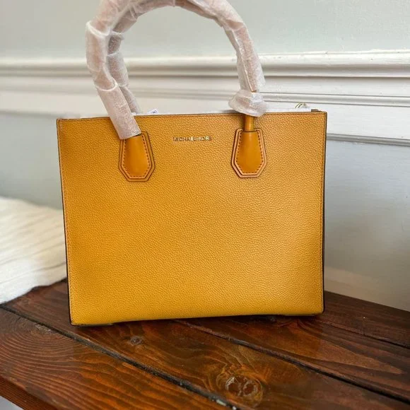 NEW W/ TAGS RETAILS $328
MICHAEL KORS MARIGOLD ACCORDION LARGE CONVERTIBLE TOTE - Picture 2 of 4